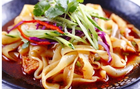 鴻睿涼皮機(jī)廠家介紹涼皮的做法和烹飪技巧